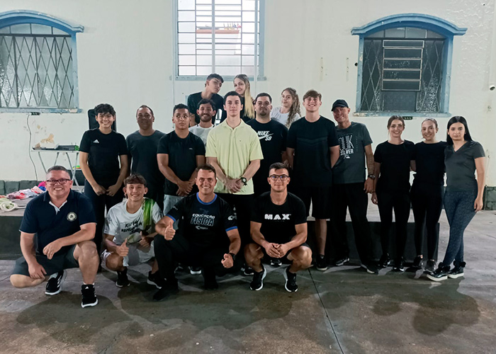 Acadêmicos de Educação Física participam do 3º Acantonamento do Colégio da Polícia Militar